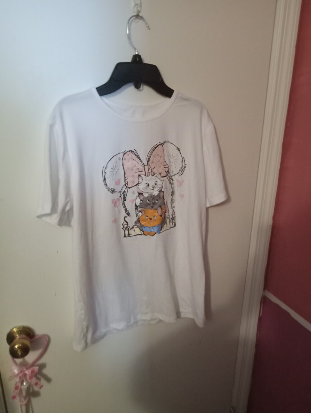 Women's Size S Aristocats Graphic Tshirt